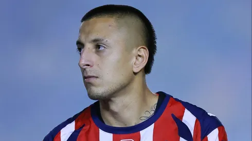 ¿De cuánto dinero es la cláusula de Roberto Alvarado?