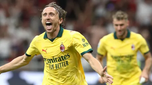 El canterano de Cruz Azul contó una anécdota del primer día del futbolista croata en el vestidor de los rossoneri.