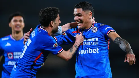 Cruz Azul busca un triunfo clave para superar a Monterrey en la tabla de posiciones del Apertura 2025.