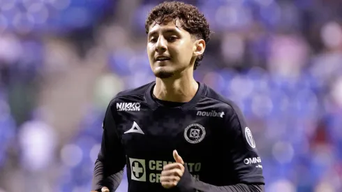 De jugar talachas a debutar en Cruz Azul: la historia de Emmanuel Sánchez