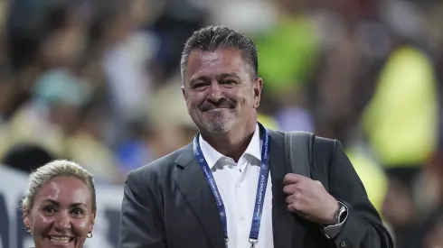 Carlos Hermosillo opinó sobre el presente de Cruz Azul con Nicolás Larcamón.