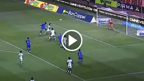 El Toro marcó otro golazo tras abrir el marcador en Puebla.