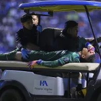 Quiebra el alma: Así estaba Kevin Mier en el banquillo de Cruz Azul tras salir en camilla