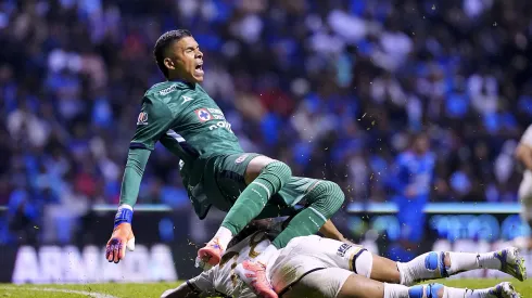 Kevin Mier, afuera de Cruz Azul.