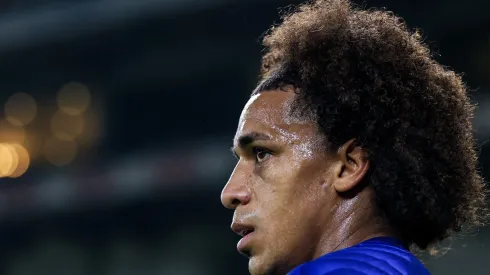 El portero de Cruz Azul sufrió una fractura de tibia y se perderá lo que resta del Apertura 2025 y peligra su participación en el Mundial 2026.