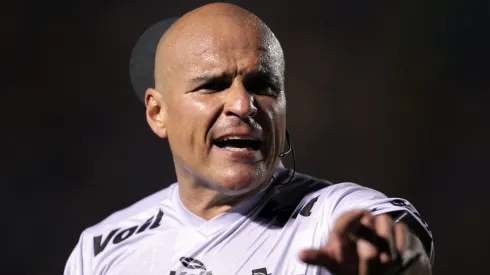 Paco Chacón, ex árbitro, explotó contra los defensores de Coco Carrasquilla