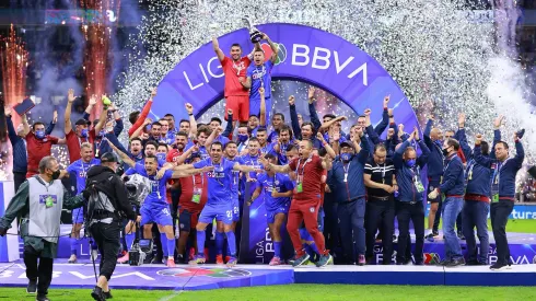 El gesto del plantel de Cruz Azul con Gigio Rivas al ganar la Novena