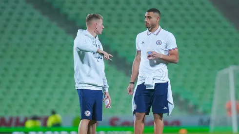 Representantes del polaco se reunirán con Cruz Azul en los próximos días para hablar sobre el futuro del futbolista.