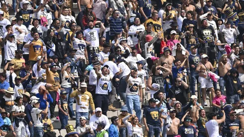 Aficionados universitarios cargaron contra Cruz Azul.