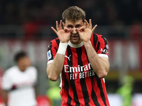 Leyenda del AC Milan fulmina a Santiago Giménez