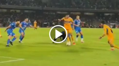 El delantero argentino fue el más peligroso de los universitarios y pudo marcar el segundo gol de los suyos pero su balón se fue a las nubes.