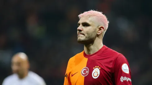 El canterano de Cruz Azul sigue sin hacer pie en el AC MIlan y Mauro Icardi lo desplazaría del equipo en el mes de enero.