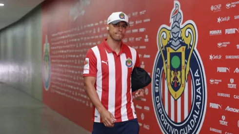 El ex delantero de Cruz Azul ya arribó a Guadalajara y pronto se sumará a la dinámica diaria con el plantel dirigido por Gabriel Milito.