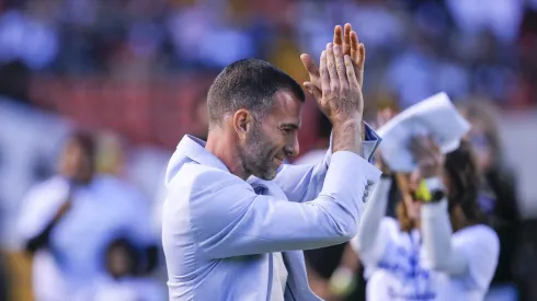 Emanuel Villa analizó las cualidades que debe tener el nuevo delantero de Cruz Azul.