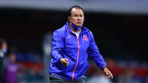 Juan Reynoso apostó por un ex Cruz Azul que dirigió en Puebla para su equipo en Perú.