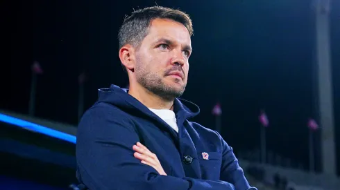 El entrenador marcó el terreno apenas terminó el juego.