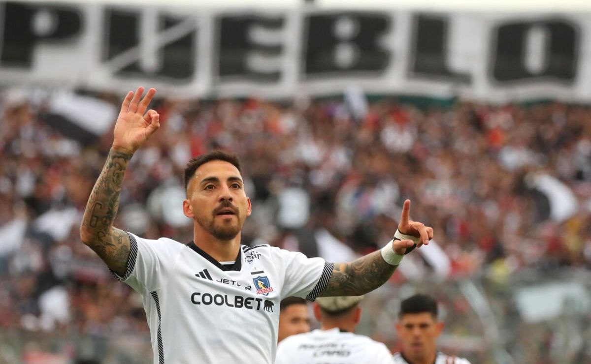 Lucas Barrios le da la bendición a Javier Correa en Colo Colo para la ...