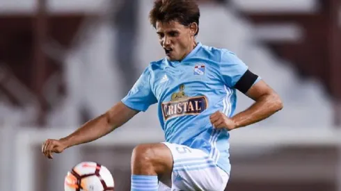 Merlo domina el balón en su paso por Sporting Cristal.