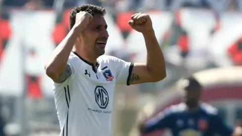 Juan Manuel Insaurralde convirtiendo un gol ante Universidad de Chile.