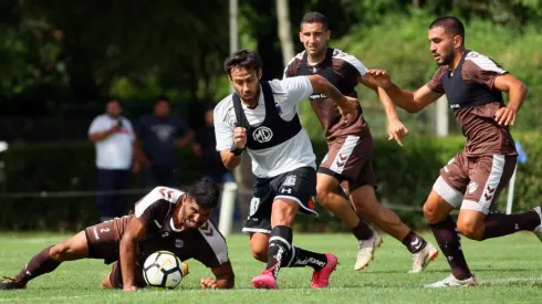 Jorge Valdivia desparrama rivales ante Platense.