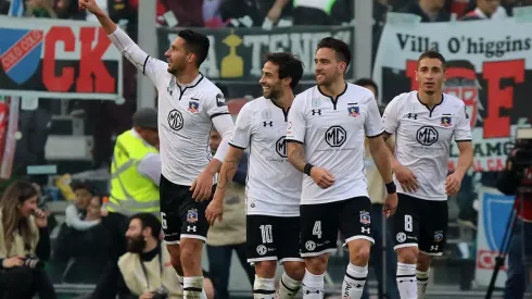 Colo Colo celebrando en el Estadio Monumental