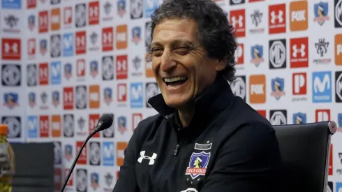 Mario Salas sonriente en sus primeros días en Colo Colo