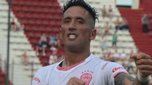 Lucas Barrios celebra en Huracán.