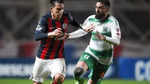 Pablo Mouche defendiendo la camiseta de San Lorenzo
