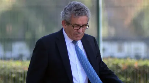 Leonidas Vial tras una junta de accionistas.