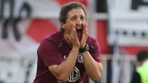 Mario Salas durante el partido de Colo Colo con Curicó.