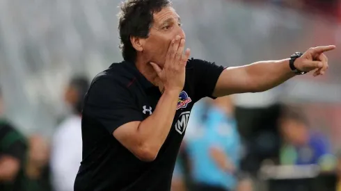 Mario Salas en conferencia de prensa