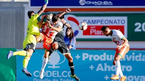 Colo Colo sacó un punto en un áspero partido.