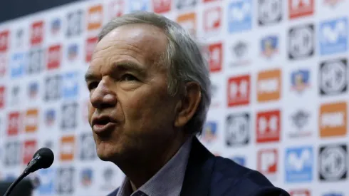 El oficialismo justificó sus nexos comerciales diciendo que eran la mejor opción para el club