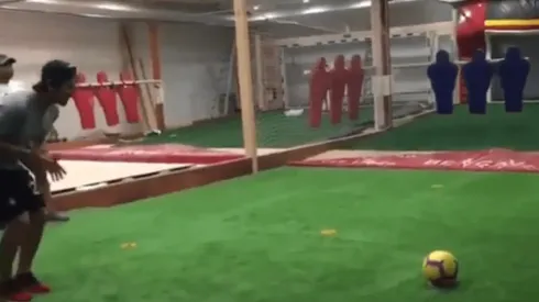 Pajarito Valdés imitando a Matigol.