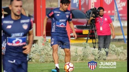 Atención Colo Colo: Avisan que Matías Fernández podría salir del Junior pronto