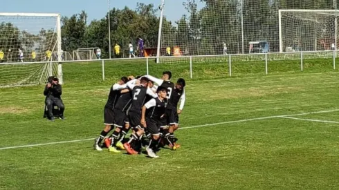La sub 17 celebrando su gol ante la UC