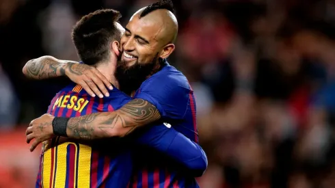 Arturo Vidal va del arranque ante el Liverpool.