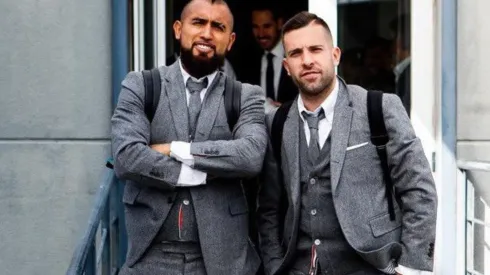 Vidal y el Barcelona ya estan en Liverpool para buscar su paso a la final