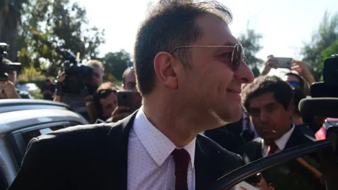 Hinchas de Colo Colo hicieron fila para fotografiarse con Aníbal Mosa