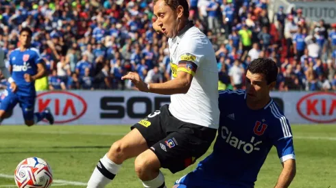 Luis Mena jugando un Superclásico en el Nacional