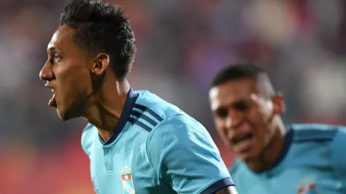 Canchita grita su gol en Santa Laura.