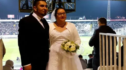 De la Iglesia al Monumental: pareja de recién casados pasó a ver a Colo Colo