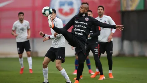 Arturo Vidal volvió a los entrenamientos con La Roja e hizo fútbol contra Colo Colo