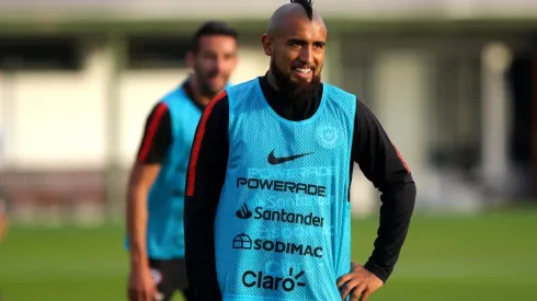 En Diario Sport criticaron el juego de los pies de Vidal