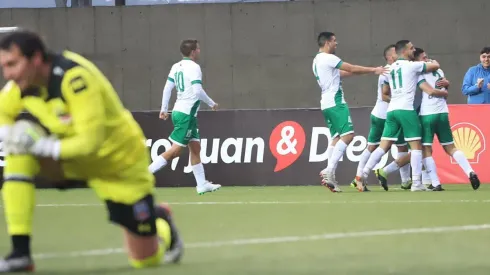 Puerto Montt celebra ante Darío Melo.