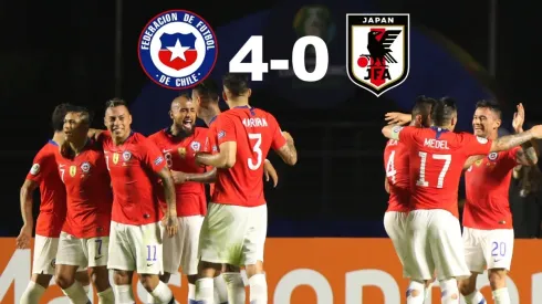 Los jugadores celebrando el gol de Pulgar