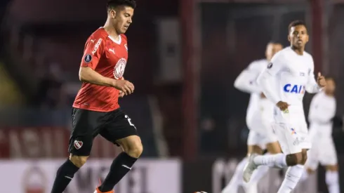 Gato Silva ante Santos en la pasada Libertadores.