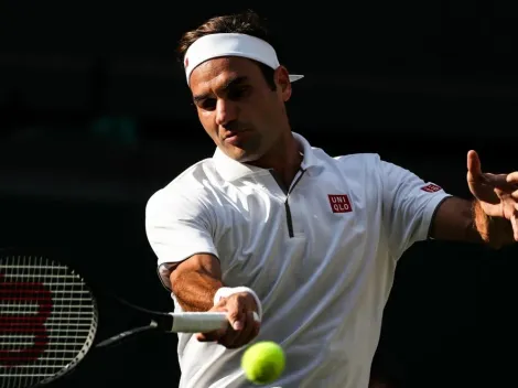 Federer viene a Chile: un día posó con la camiseta de Colo Colo