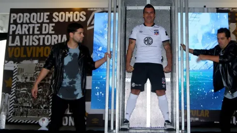 Esteban Paredes volvería ante Everton el 28 de julio