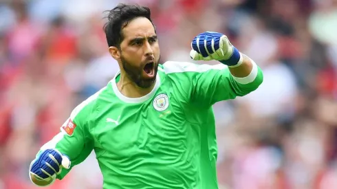 Claudio Bravo fue la figura del triunfo del Manchester City